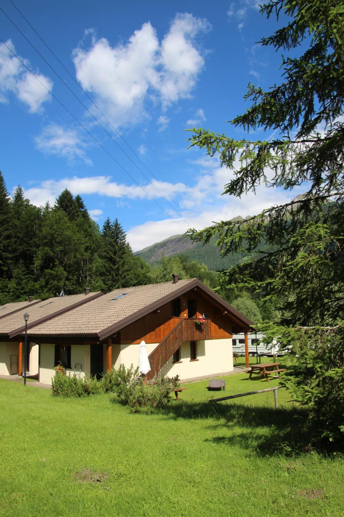 Chalet Presanella Temù 外观 照片