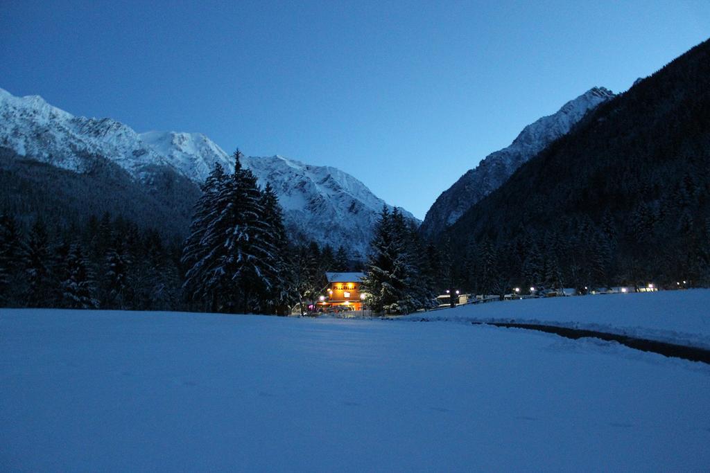 Chalet Presanella Temù 外观 照片