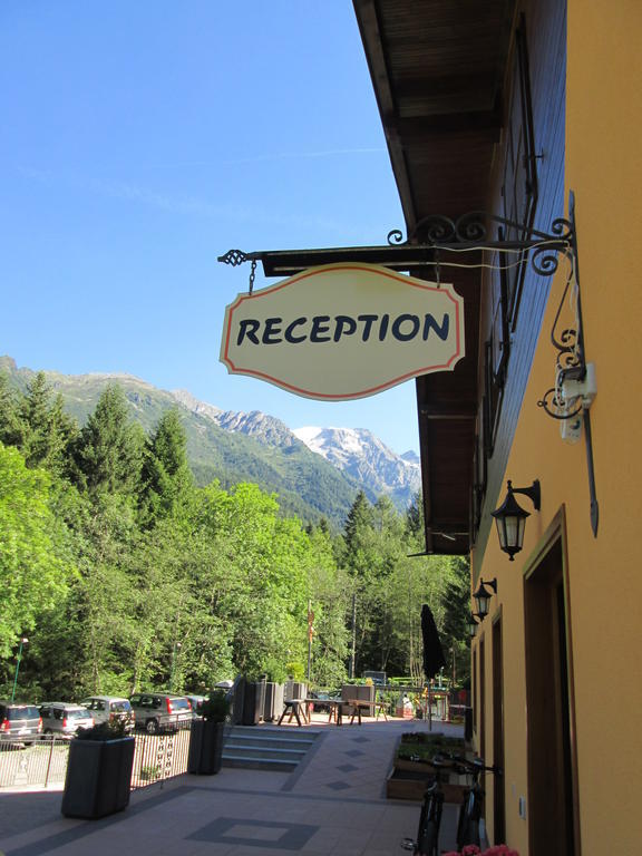 Chalet Presanella Temù 外观 照片