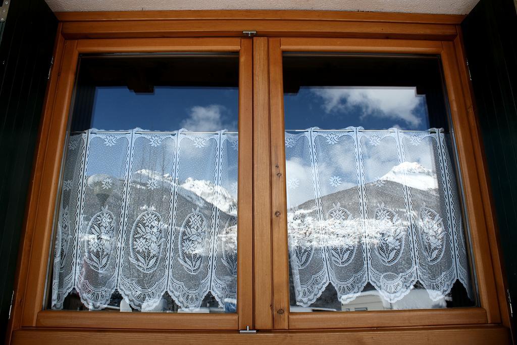 Chalet Presanella Temù 外观 照片