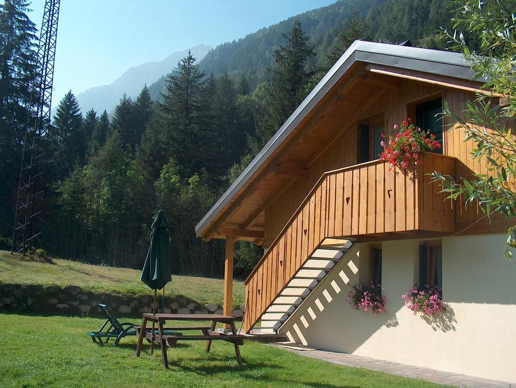 Chalet Presanella Temù 外观 照片